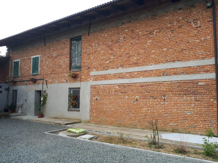 Bild 6: Weinberghaus `la Vignassa` in Piemont, Italien