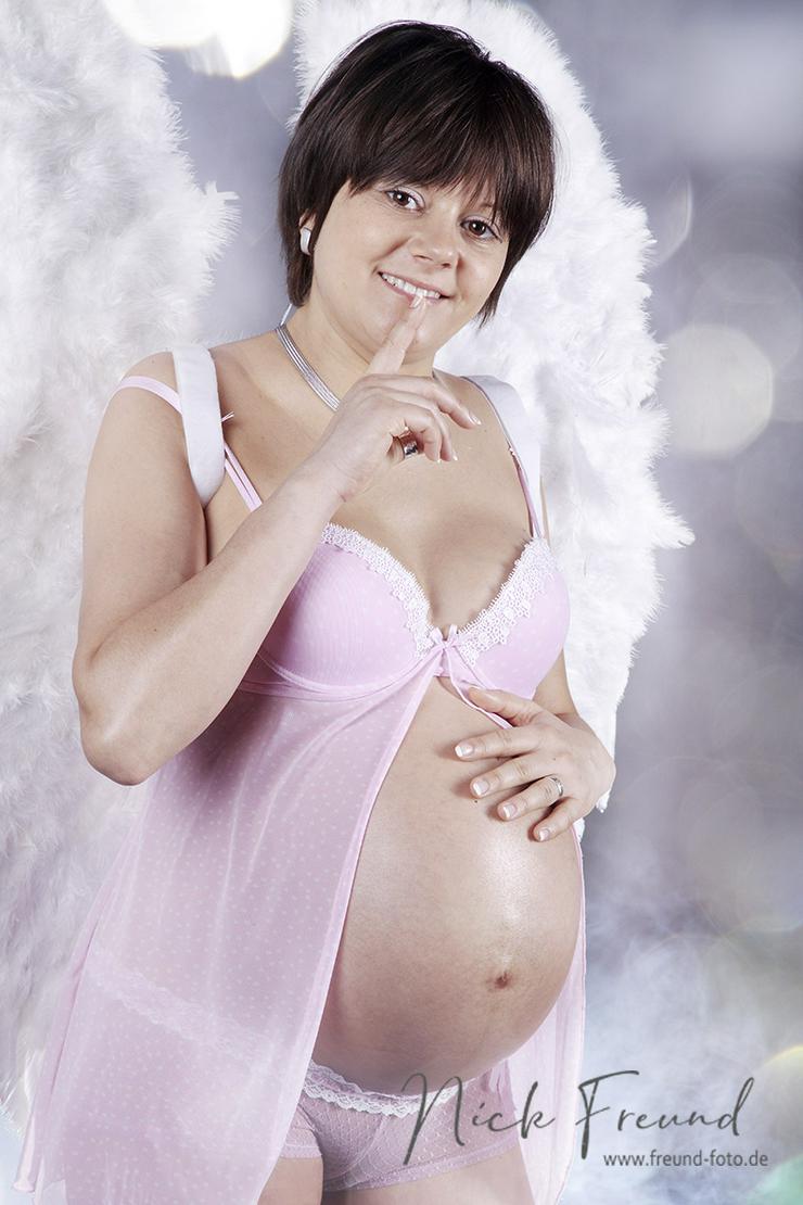 Bild 10: Babybauch Schwangeren Fotoshooting in Nürnberg / Fürth inkl. alle Fotos auf DVD