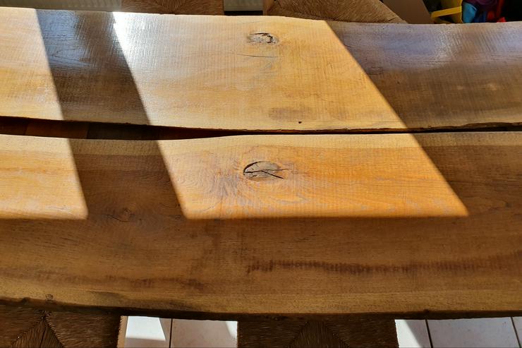 Bild 2: Esszimmertisch aus Eichemassivholzbohlen 