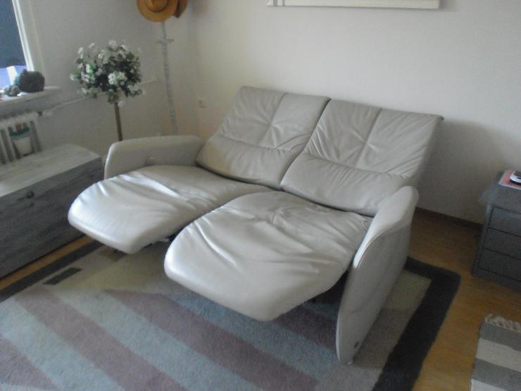 2-sitziges Relax-Funktionssofa aus Longlifeleder hellgrau, Marke Himolla - Sofas & Sitzmöbel - Bild 7