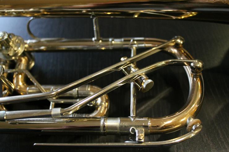 Profiklasse Konzert - Trompete A. Wolfram Markneukirchen, Goldmessing mit 2 Überblasklappen - Blasinstrumente - Bild 7