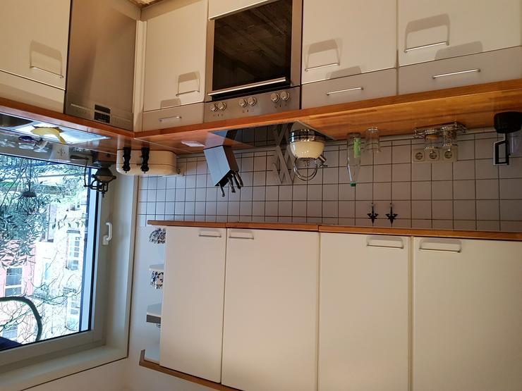Einbauküche mit Herd Mikrowelle abzugeben - Schränke & Regale - Bild 1