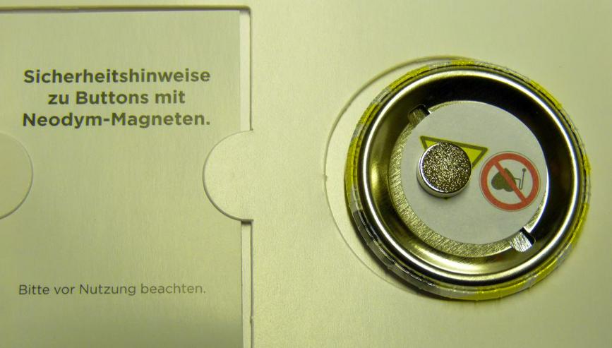 Bild 2: 2 Magnetbutton "What are you"  Neodrym-Magnet