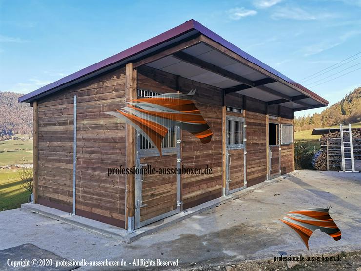 Bild 3: Pferdestall bauen - Außenboxen, Pferdebox, Offenstall kaufen & Paddockbox | Stallbau, Weidehütten mit Fressgitter & Pferdesportsystem - Außenstall