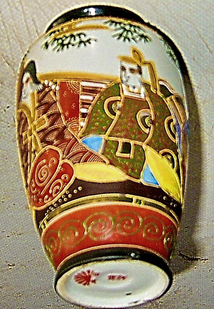 kleine handbemalte asiatische  Vase - Figuren - Bild 3