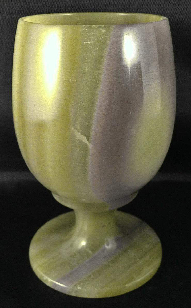Bild 16: 4 jade trink becher pokale  Höhe ca. 10 cm aus Halbedelstein jade onyx grünlich marmoriert mit  4 unterschiedlichen einzigartigen maserungen
