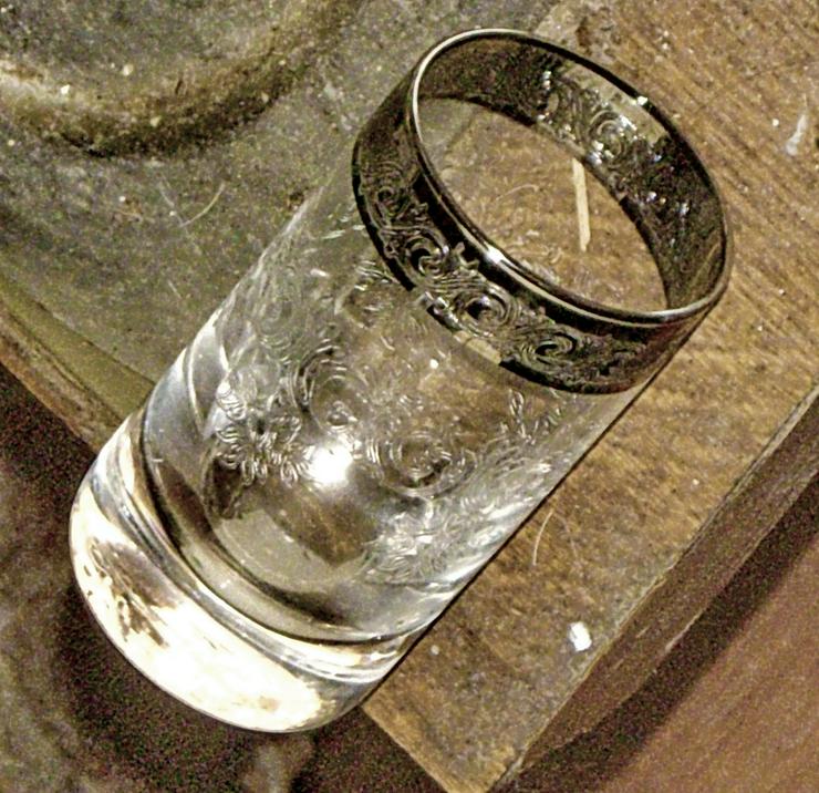 Bild 7: altes kleines glas mit platin rand