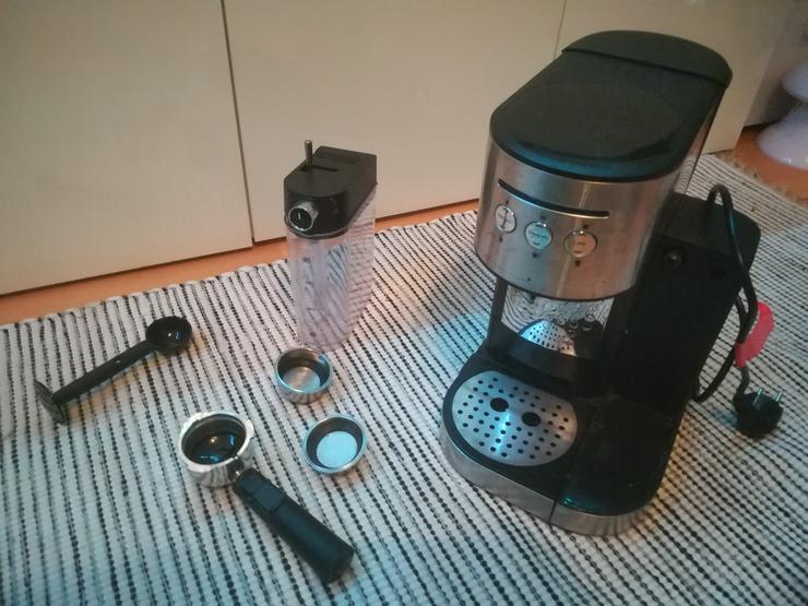 Kaffeemaschine Barista Schwarz/Edelstahl 1470W mit Milchbehälter