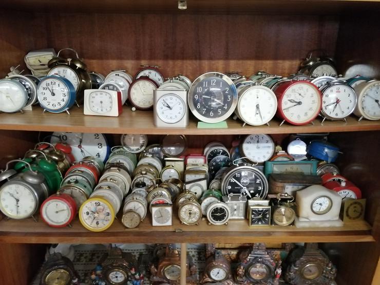 Bild 13: Sehr viele Alte Uhren und mehr. Küchenuhren,Marktuhren,Kukucksuhren,usw.usw.