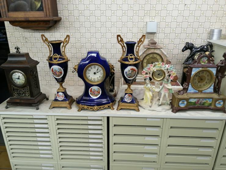 Bild 9: Sehr viele Alte Uhren und mehr. Küchenuhren,Marktuhren,Kukucksuhren,usw.usw.