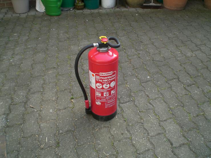 Bild 1: Feuerlöscher