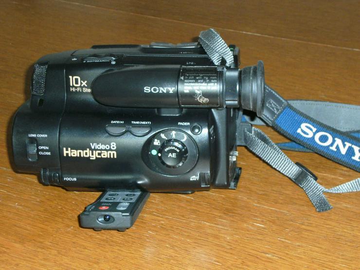 Bild 2: Sony Camcorder 8 CCD-TR323E
