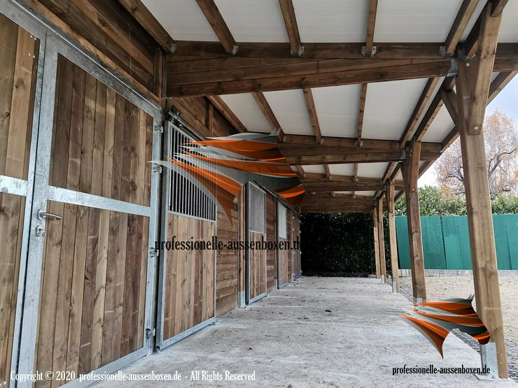 Bild 3: Pferdestall bauen - Außenstall, Pferdeboxen, Offenstall kaufen & Stallungen kaufen | Weidehütten, Futterraufen Top Heuraufe und Stalltüren - Stallfenster für Pferdebox