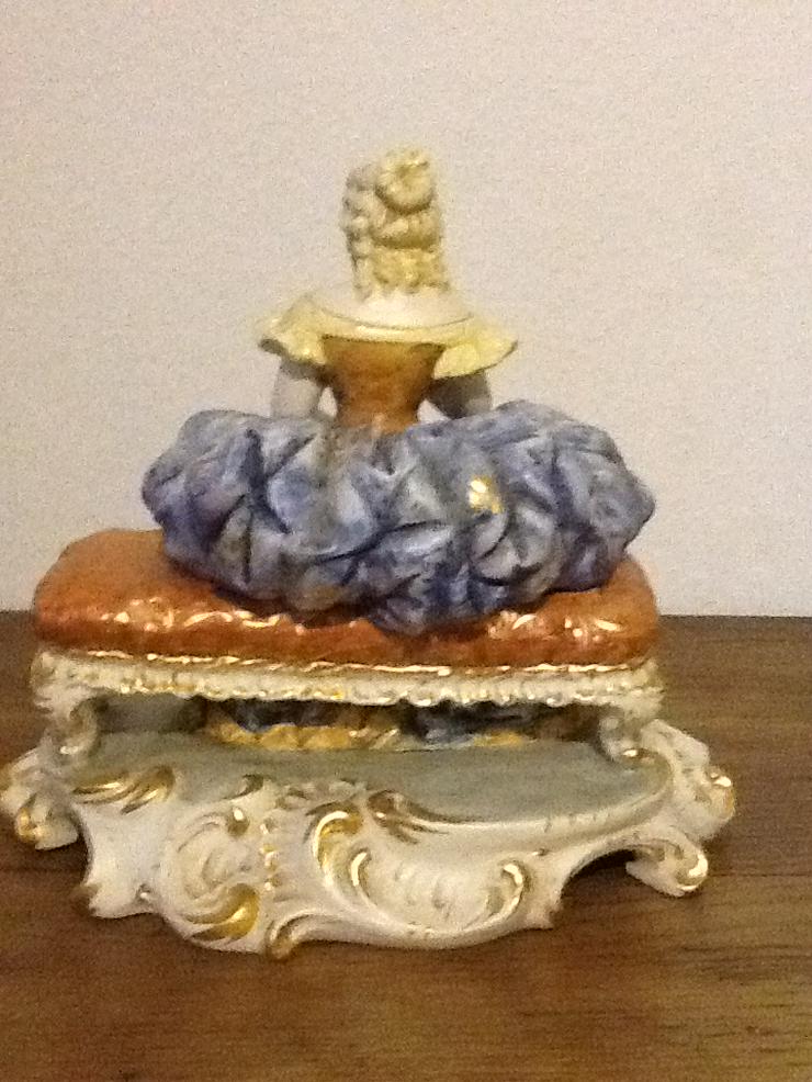 Bild 2: Porzellan Figur Frau Barock