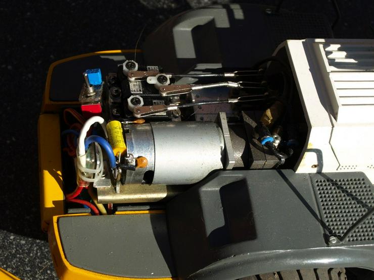 Bild 5: GrAUPNER RC-Radlader LIEBHERR 574, unverbastelte Rarität, sofort einsatzbereit