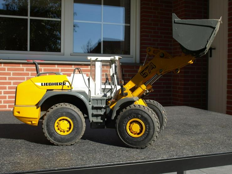 Bild 3: GrAUPNER RC-Radlader LIEBHERR 574, unverbastelte Rarität, sofort einsatzbereit