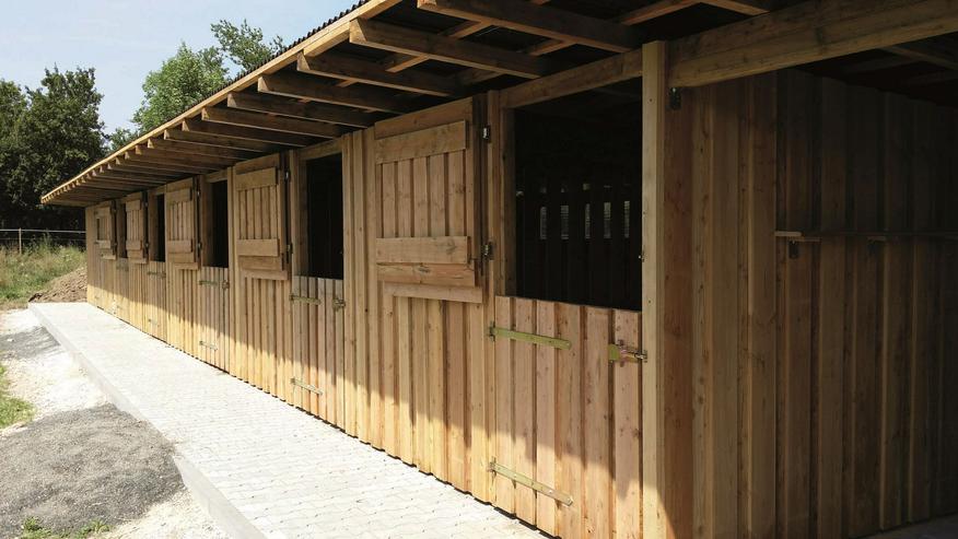 Außenboxen - Weidehütten massiv auch mit Heu- und Sattelkammer - Unterstände & Zäune - Bild 1