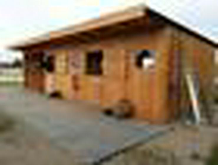 Bild 14: Außenboxen - Weidehütten massiv auch mit Heu- und Sattelkammer