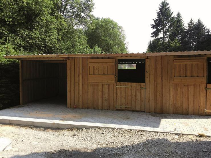 Bild 15: Außenboxen - Weidehütten massiv auch mit Heu- und Sattelkammer