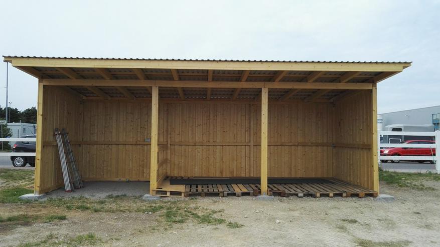 Bild 9: Außenboxen - Weidehütten massiv auch mit Heu- und Sattelkammer