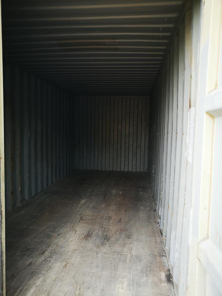 Bild 7: Seecontainer als Reifenlager