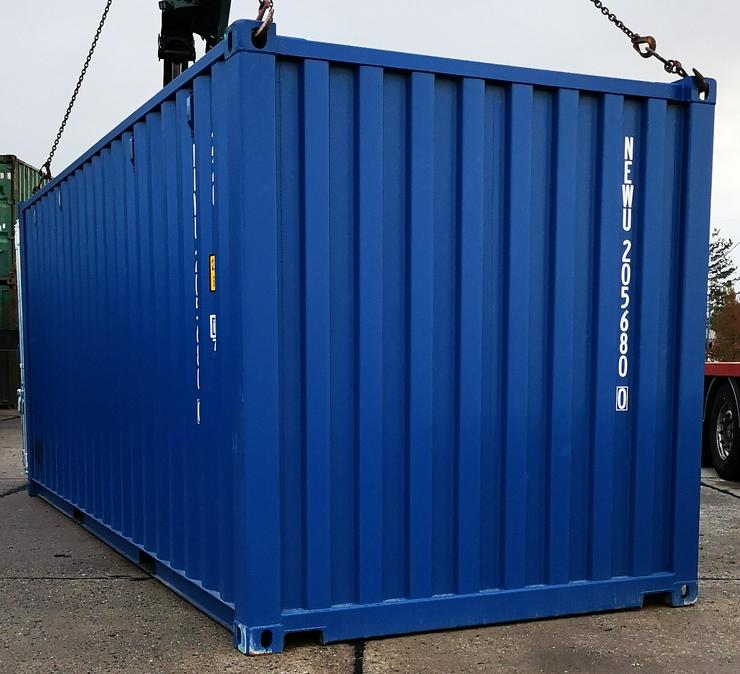 Bild 13: Neuwertige Seecontainer