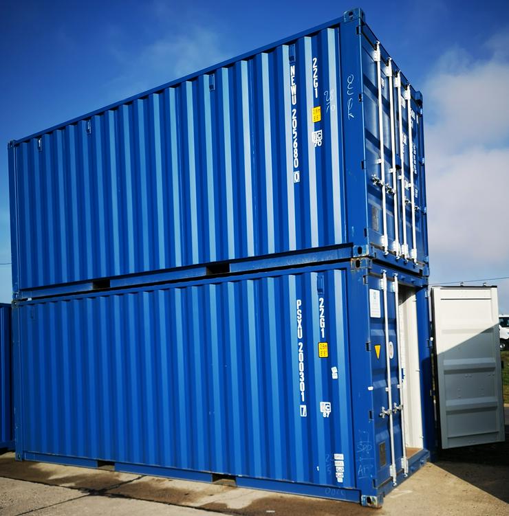 Bild 10: Neuwertige Seecontainer