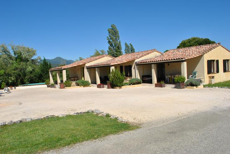 Bungalow mit Pool,3 Ferienhäuser, Atelier und Garage in Sud Frankreich Ardèche - Wohnung kaufen - Bild 2