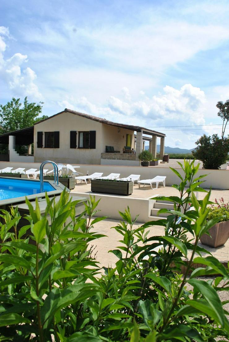 Bungalow mit Pool,3 Ferienhäuser, Atelier und Garage in Sud Frankreich Ardèche - Wohnung kaufen - Bild 4