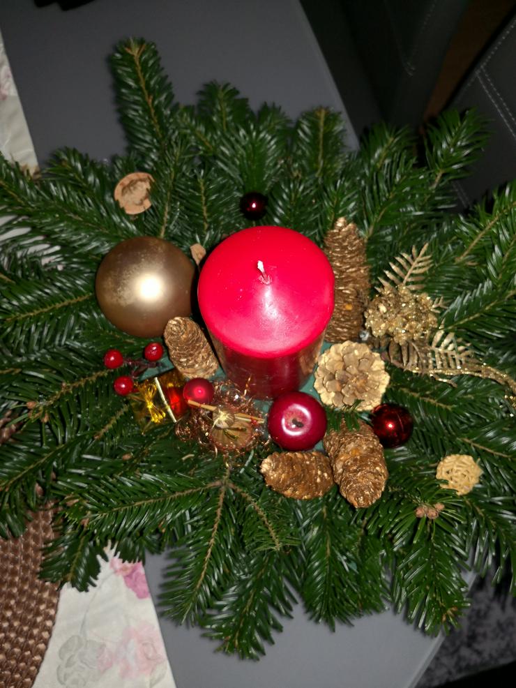 Bild 2: Adventskränze handgefertigt 