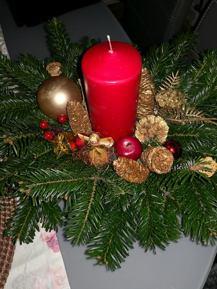 Bild 1: Adventskränze handgefertigt 