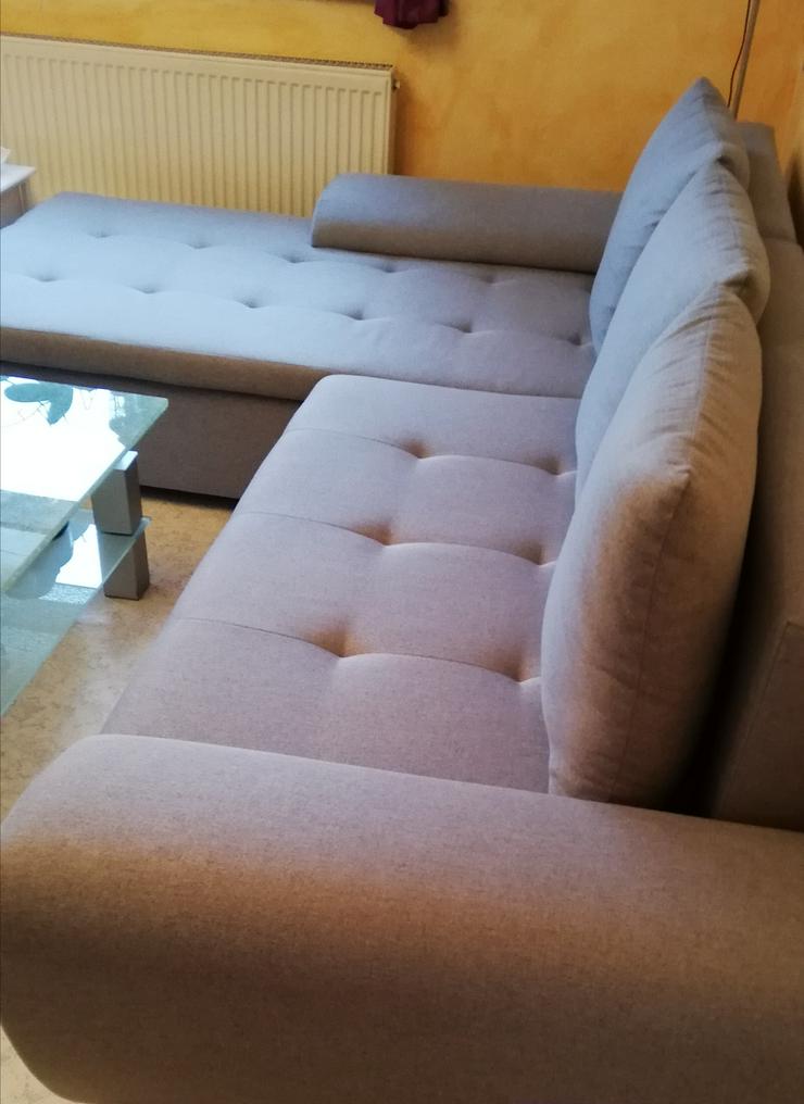 Bild 2: Ecksofa grau, zwei Monate neu. Verkaufe wegen Umzug. Preis auch verhandelbar