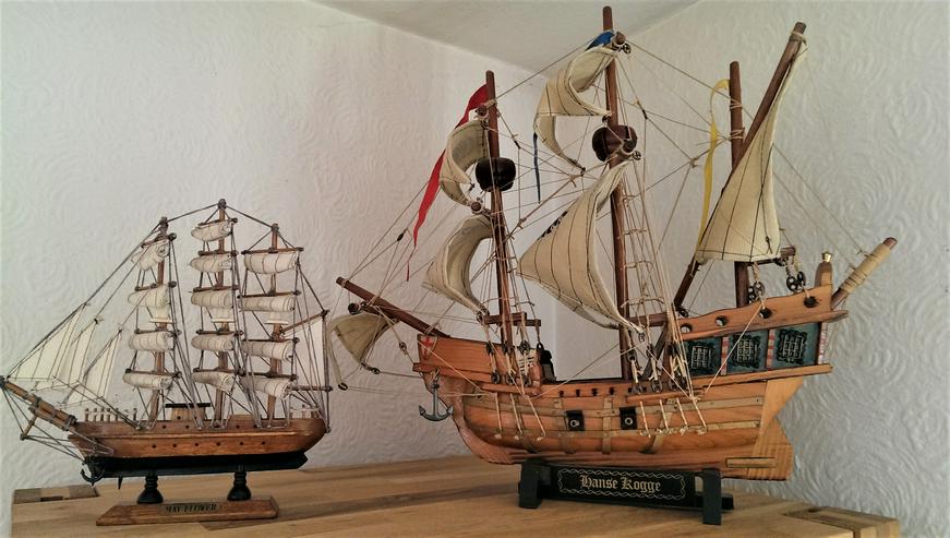 Bild 1: 4 Modellschiffe antik ca. 25 Jahre alt