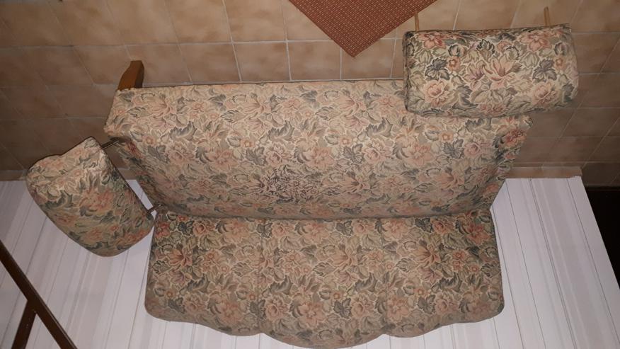 Bild 2: Antikes Sofa mit beweglichem Seitenteil