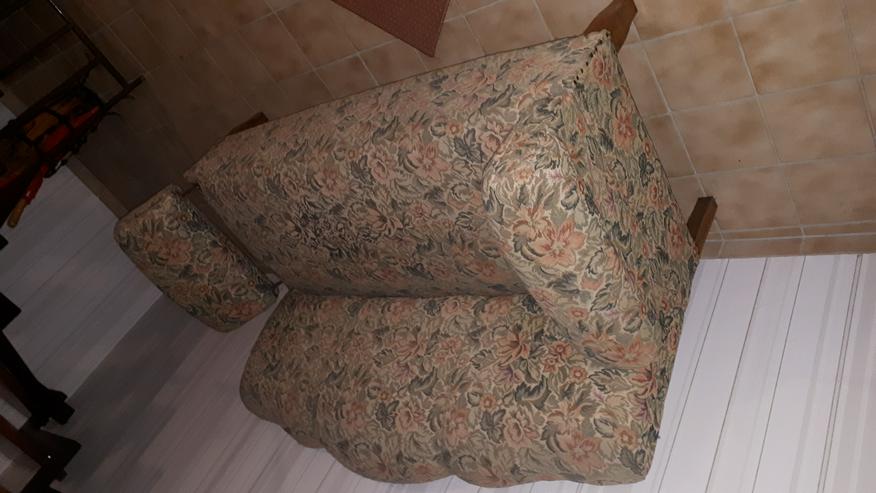 Bild 3: Antikes Sofa mit beweglichem Seitenteil