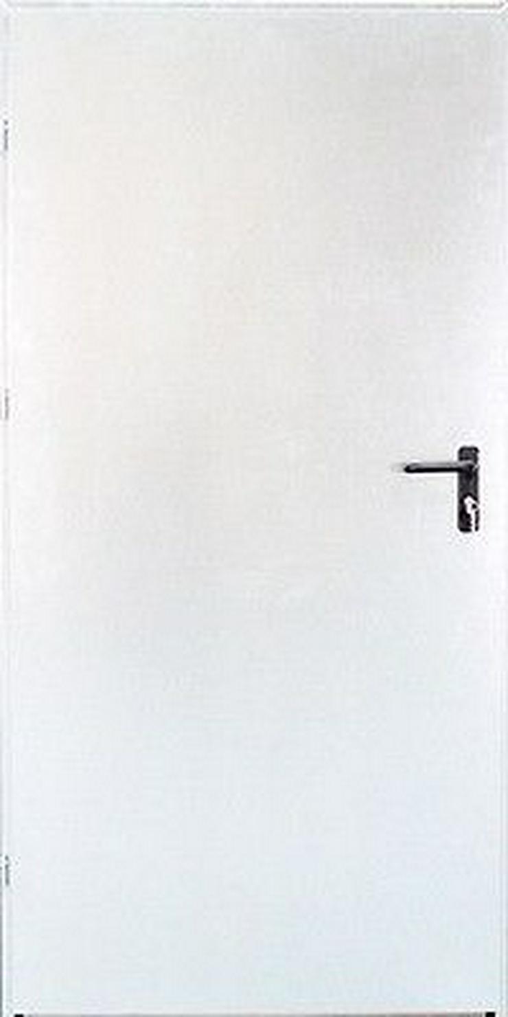 Bild 3: Tür Technische Eingangstür Abmessungen auf Anfrage FERUM Höhe von 150 bis 207 cm 