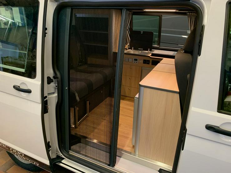 Volkswagen T6 mit Car Klinik Action Camp Ausbau u.Aufstelldach - Wohnmobile & Campingbusse - Bild 15