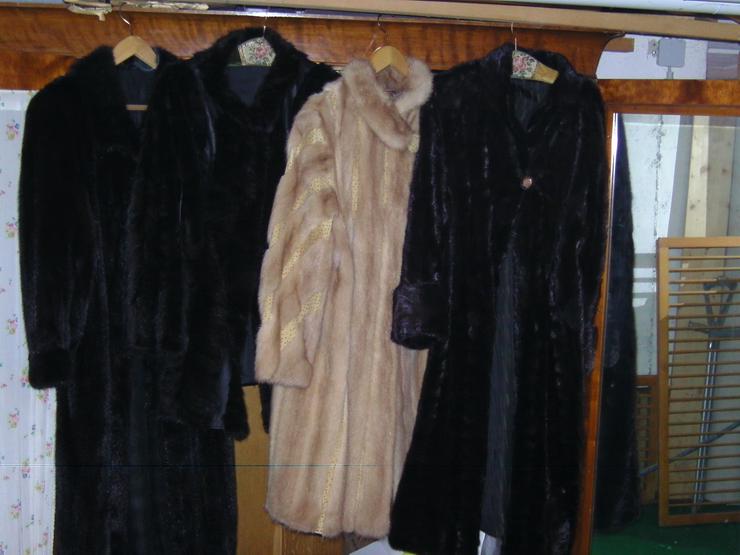 Bild 8: Damen Pelzmäntel und -Jacken