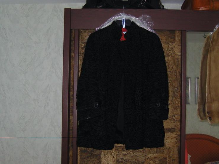 Bild 13: Damen Pelzmäntel und -Jacken