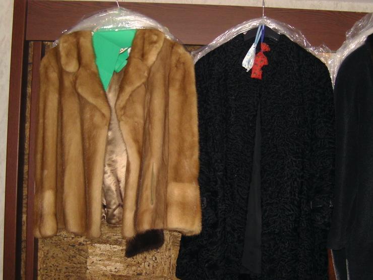 Bild 9: Damen Pelzmäntel und -Jacken
