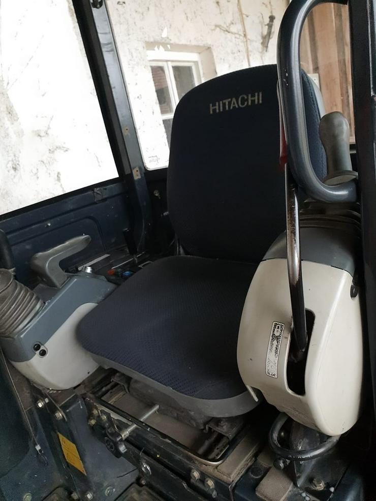 Bild 6: Minibagger Hitachi ZX18-3 CLR mit 3 Löffel
