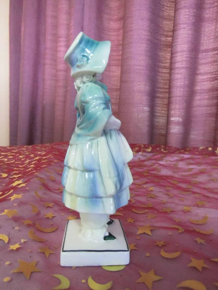 Bild 5: Antike Porzellan Figur KATZHÜTTE Mädchen mit Korb / Hertwig & Co / Sammler
