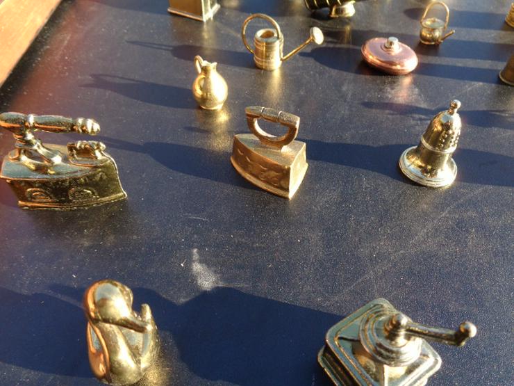 Bild 8: Über 50 alte Messing Figuren von Sammlung+ Setzkasten 