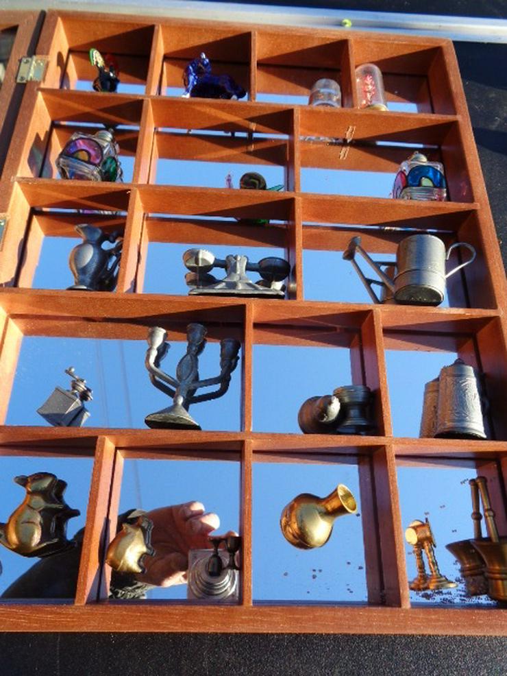 Bild 3: Über 50 alte Messing Figuren von Sammlung+ Setzkasten 