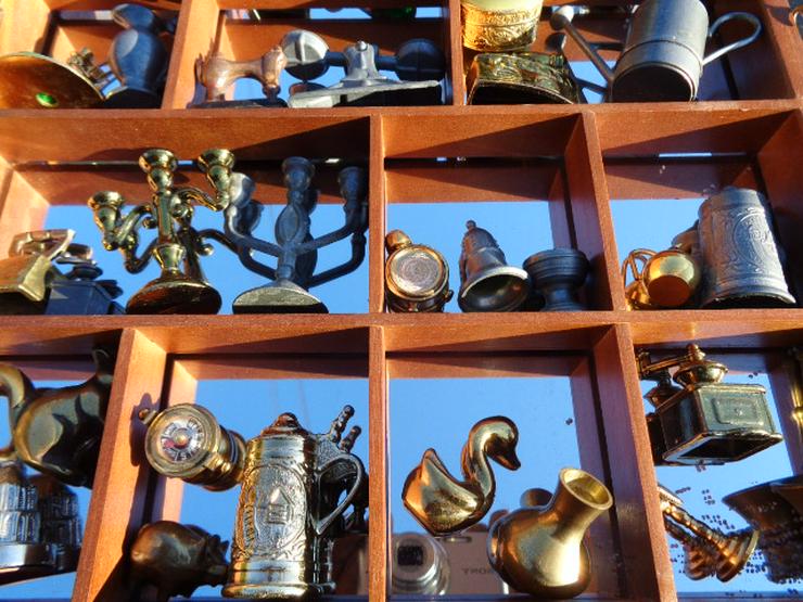 Bild 10: Über 50 alte Messing Figuren von Sammlung+ Setzkasten 