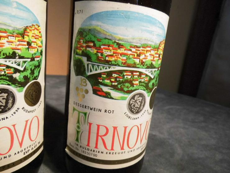 Bild 2: 2 Fl. bulgarischer Dessert - Wein TIRNOVO rot, für den Markt der DDR / Sammler