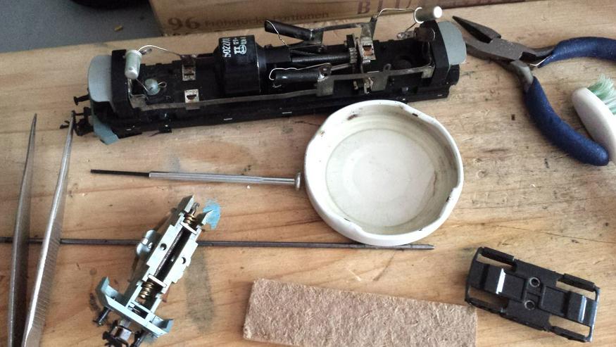 Bild 4: Reparatur ihrer Loks (Spur TT), analog, aus älterer Produktion
