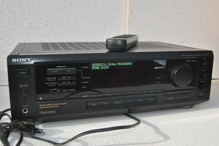 Bild 4: Sony STR-DE 405 Stereo / Dolby Surround Receiver mit Fernbedienung