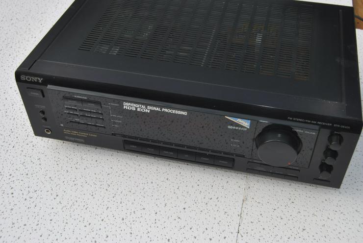 Bild 2: Sony STR-DE 405 Stereo / Dolby Surround Receiver mit Fernbedienung