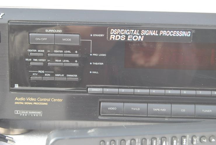 Bild 6: Sony STR-DE 405 Stereo / Dolby Surround Receiver mit Fernbedienung